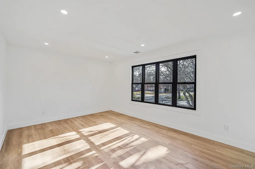 426 Lucerne Avenue Shirley NY 11967