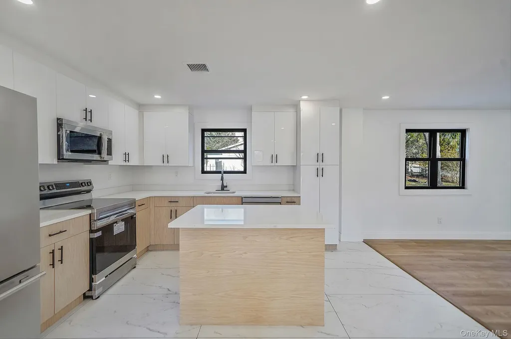 426 Lucerne Avenue Shirley NY 11967