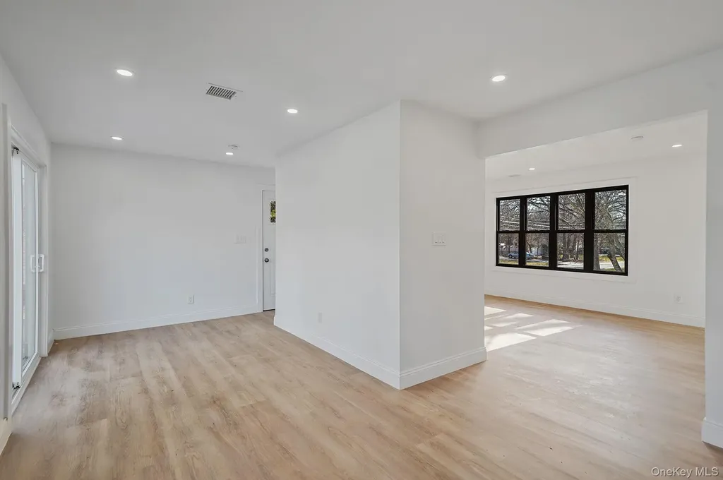 426 Lucerne Avenue Shirley NY 11967