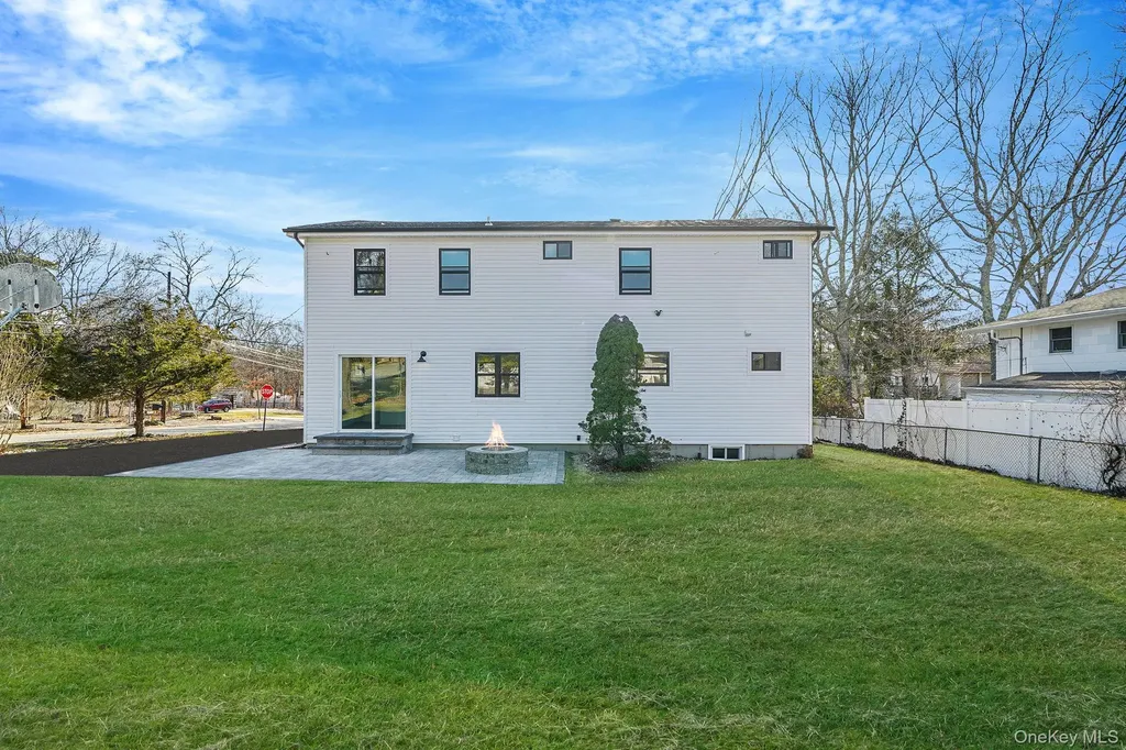 426 Lucerne Avenue Shirley NY 11967