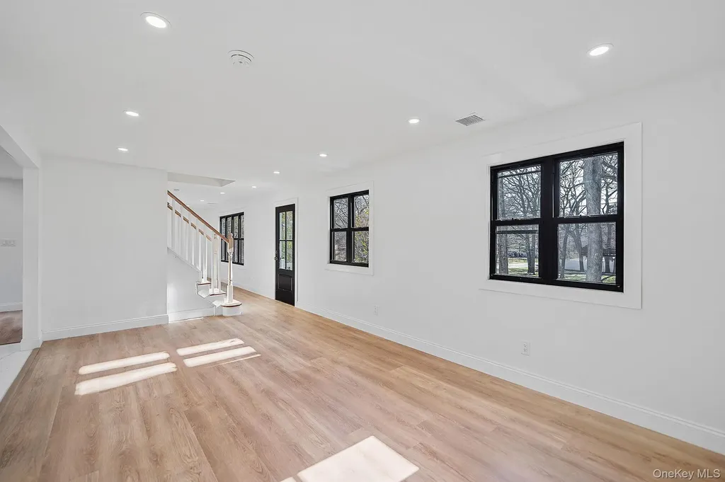 426 Lucerne Avenue Shirley NY 11967