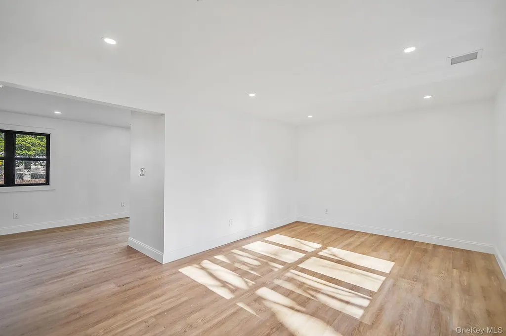 426 Lucerne Avenue Shirley NY 11967