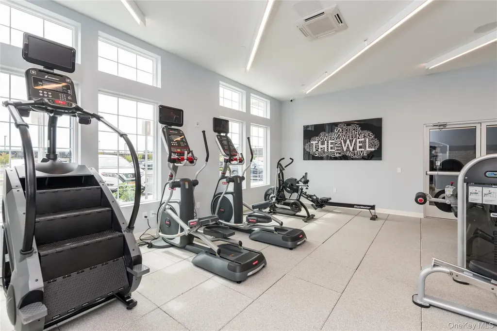 75 E Hoffman Avenue Lindenhurst NY 11757