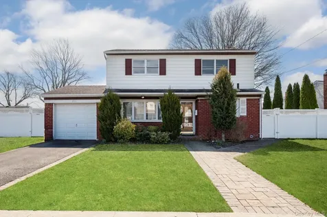 230 Yoakum Avenue Farmingdale NY 11735