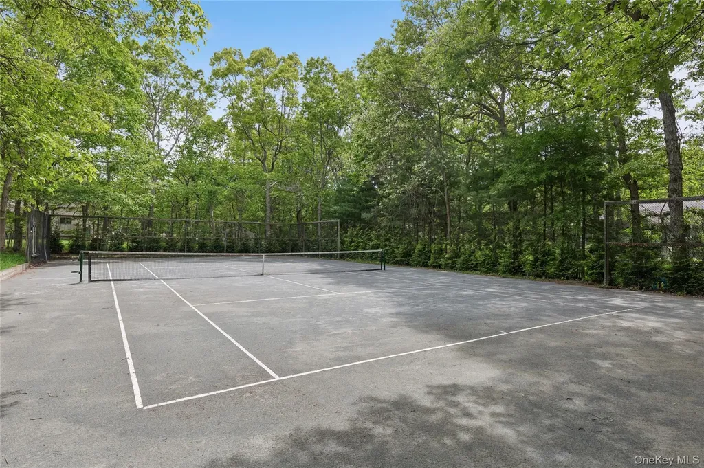 18 Quail Run Hampton Bays NY 11946