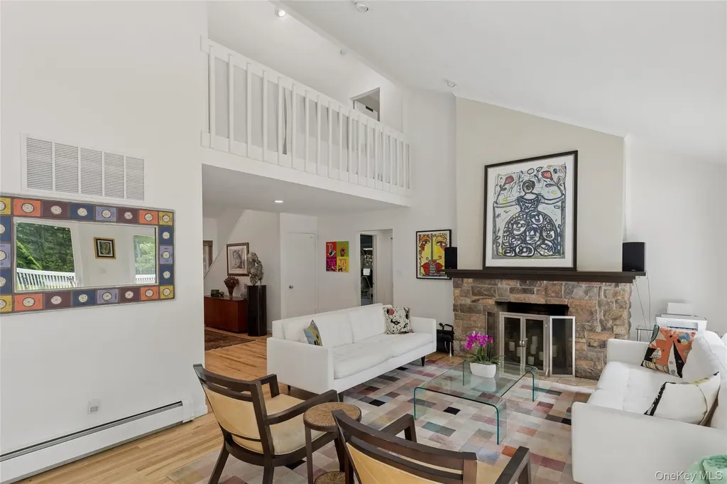 18 Quail Run Hampton Bays NY 11946