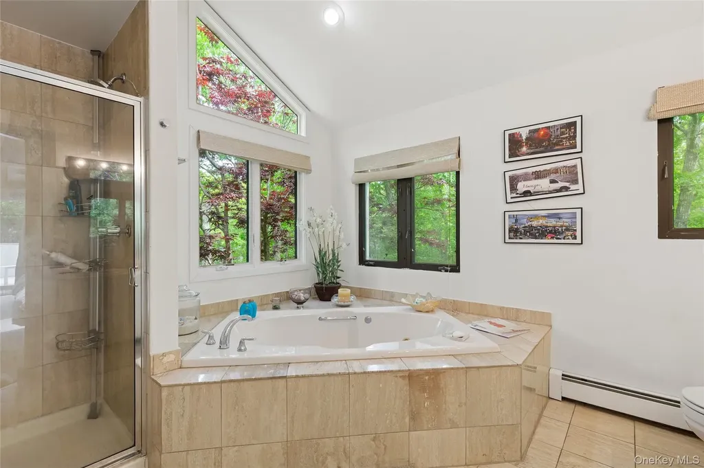 18 Quail Run Hampton Bays NY 11946