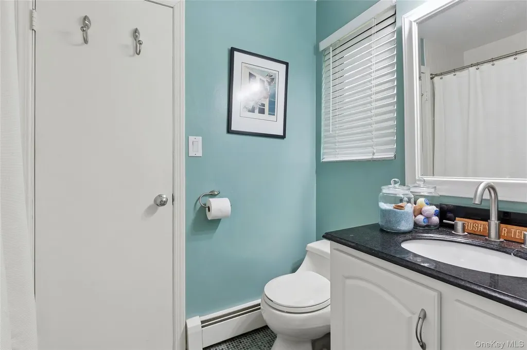 18 Quail Run Hampton Bays NY 11946