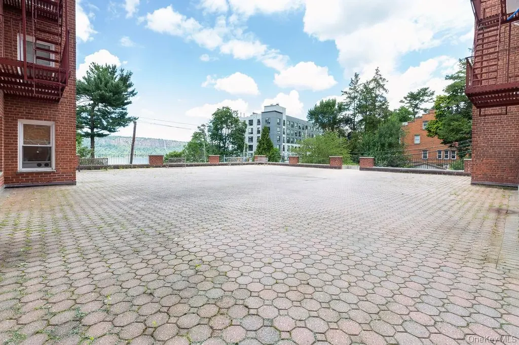 1 Hawley Terrace Yonkers NY 10701