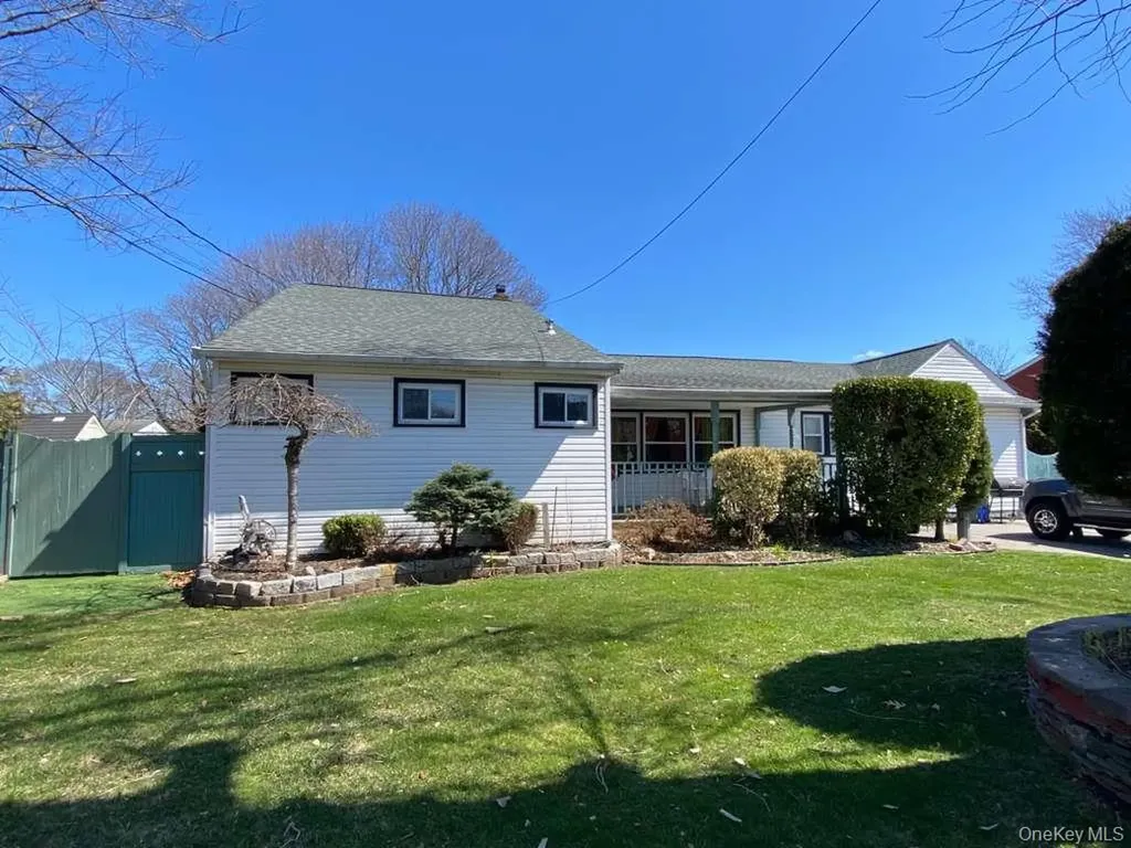 1327 Brooklyn Boulevard Bay Shore NY 11706