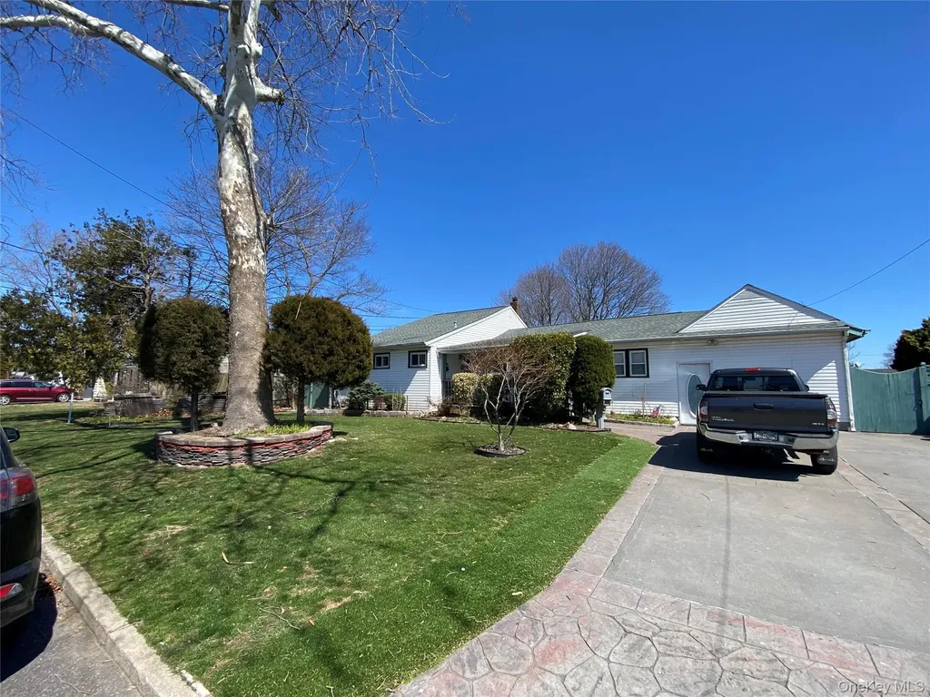 1327 Brooklyn Boulevard Bay Shore NY 11706