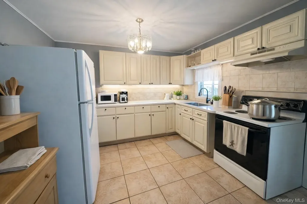 1327 Brooklyn Boulevard Bay Shore NY 11706