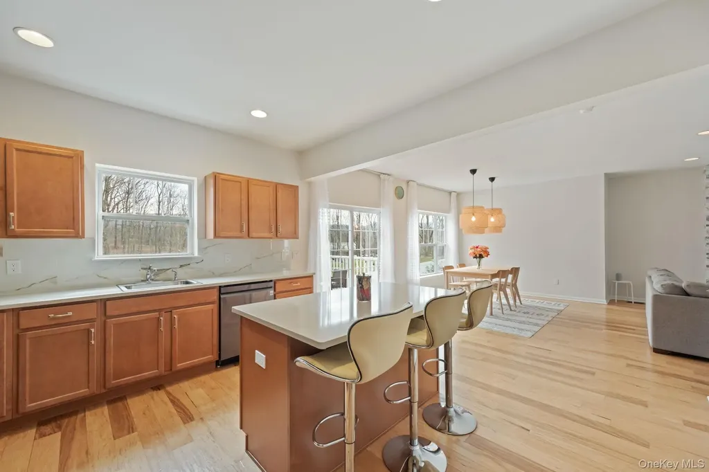 24 Knoll Crest Court Cornwall NY 12518