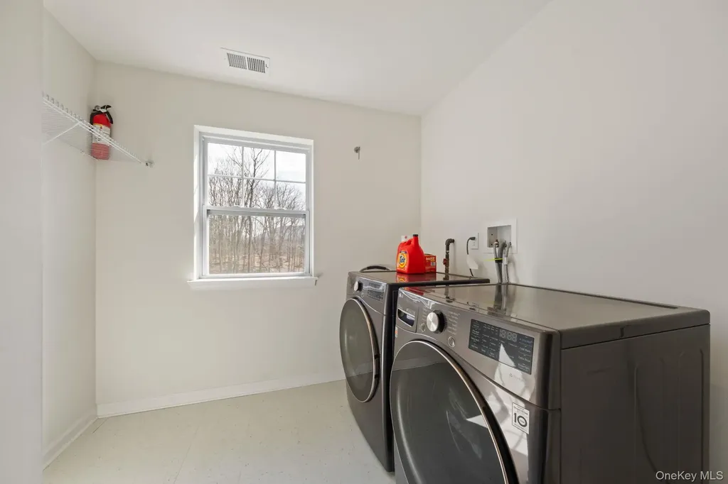 24 Knoll Crest Court Cornwall NY 12518