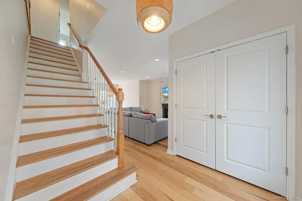24 Knoll Crest Court Cornwall NY 12518