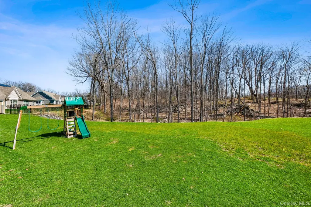 24 Knoll Crest Court Cornwall NY 12518