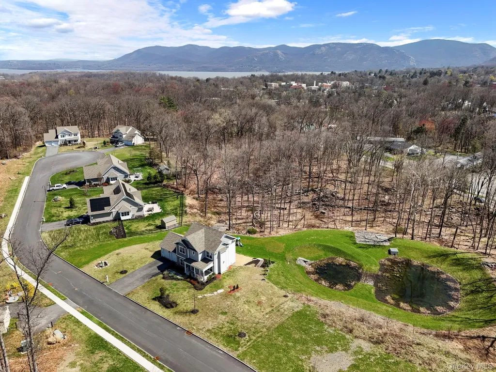 24 Knoll Crest Court Cornwall NY 12518