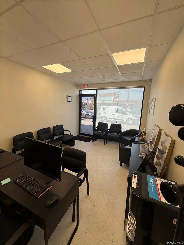 681 Hempstead Turnpike Franklin Square NY 11010