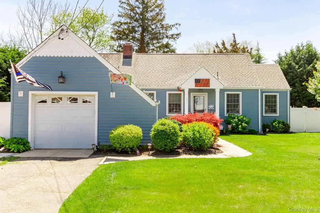 816 Main Street Islip NY 11751