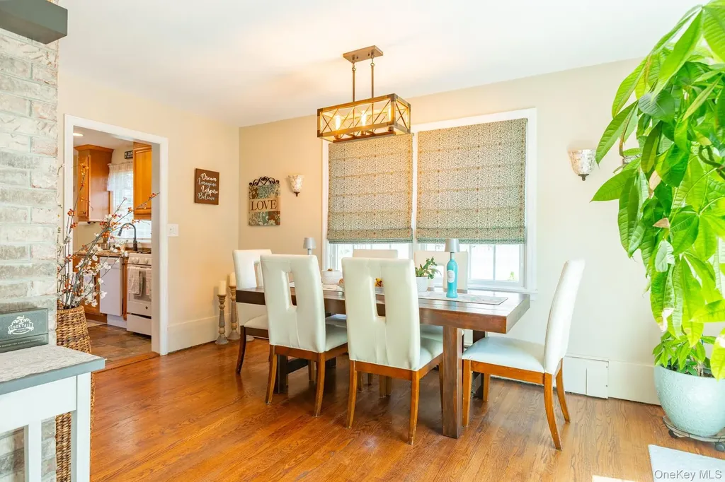 816 Main Street Islip NY 11751