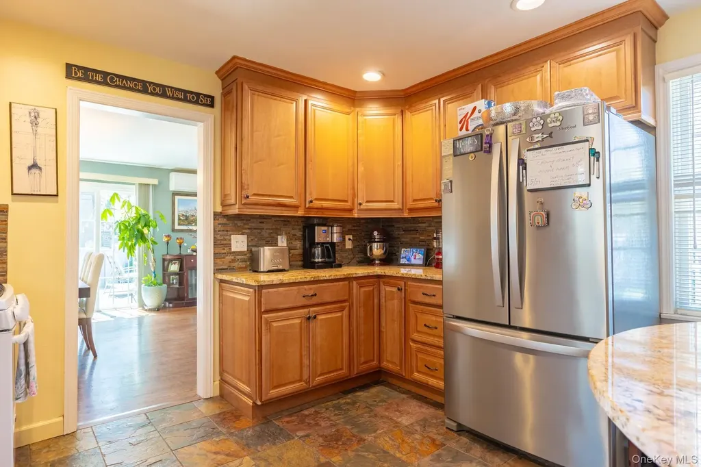 816 Main Street Islip NY 11751