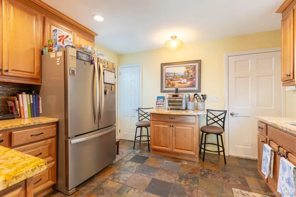 816 Main Street Islip NY 11751