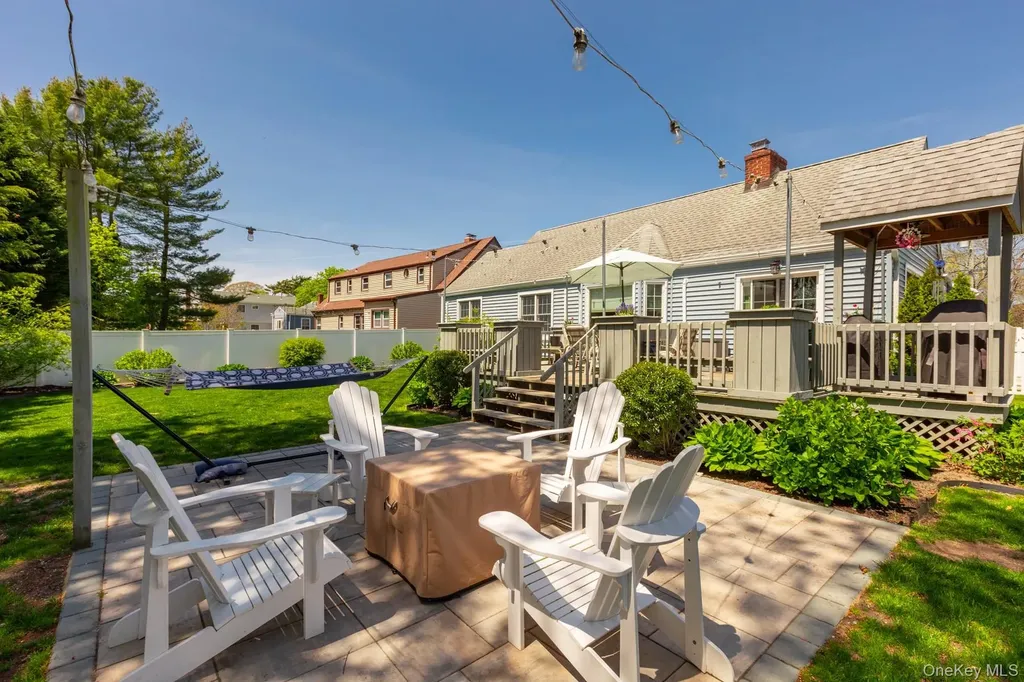 816 Main Street Islip NY 11751