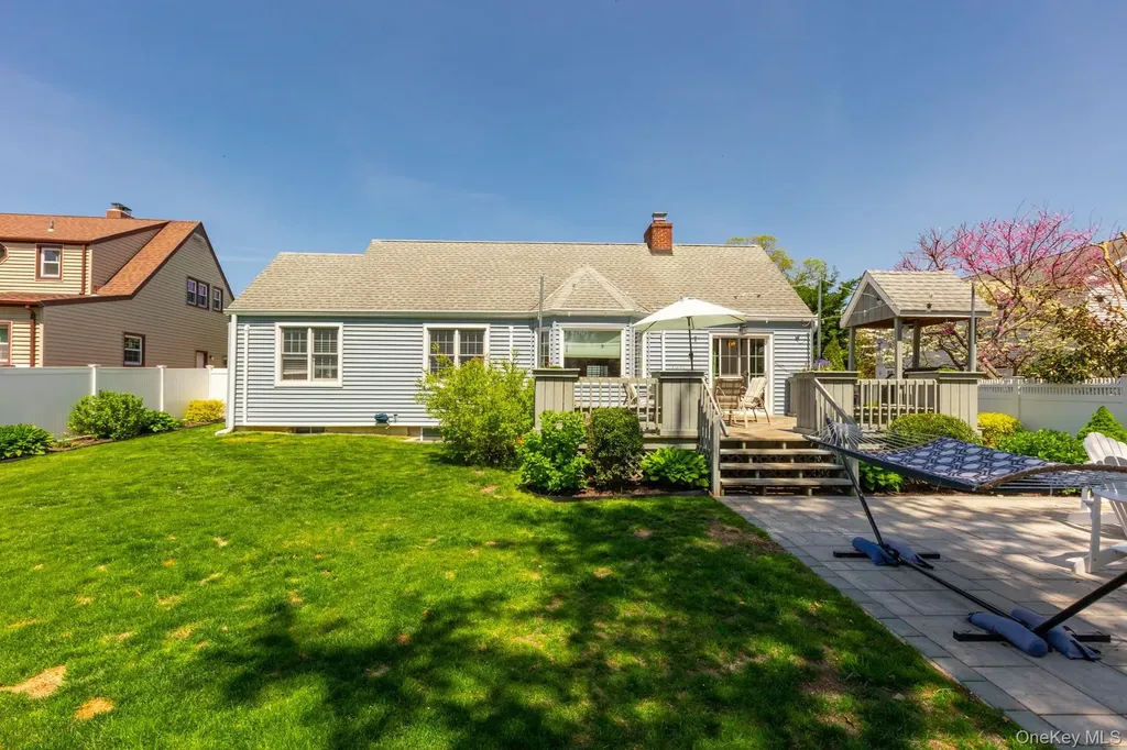 816 Main Street Islip NY 11751