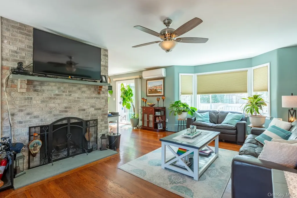 816 Main Street Islip NY 11751