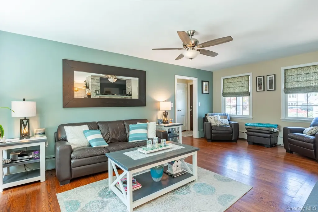 816 Main Street Islip NY 11751