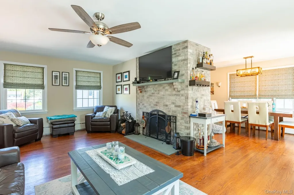 816 Main Street Islip NY 11751