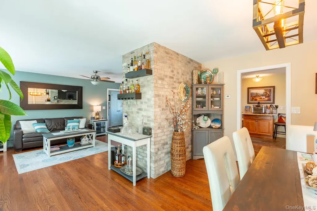 816 Main Street Islip NY 11751