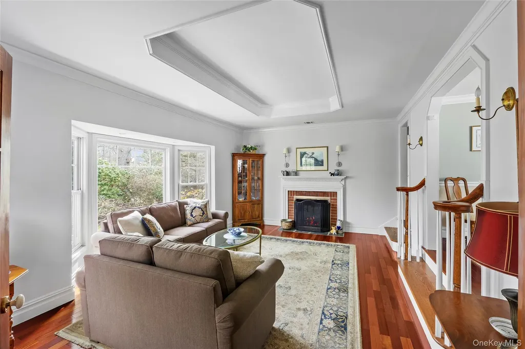 150 Quaker Path Setauket NY 11733