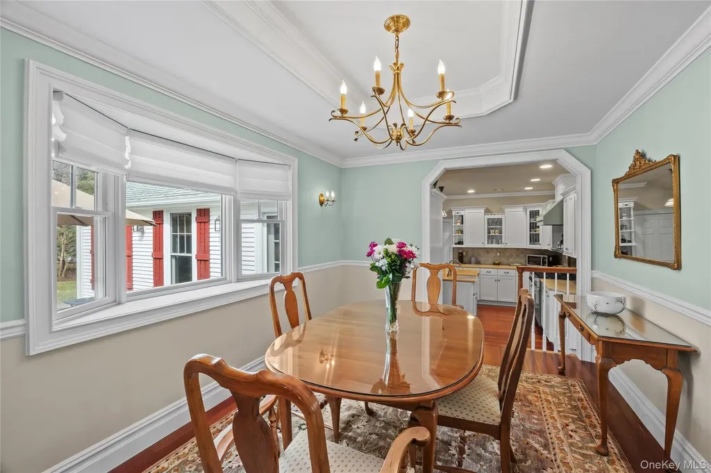 150 Quaker Path Setauket NY 11733