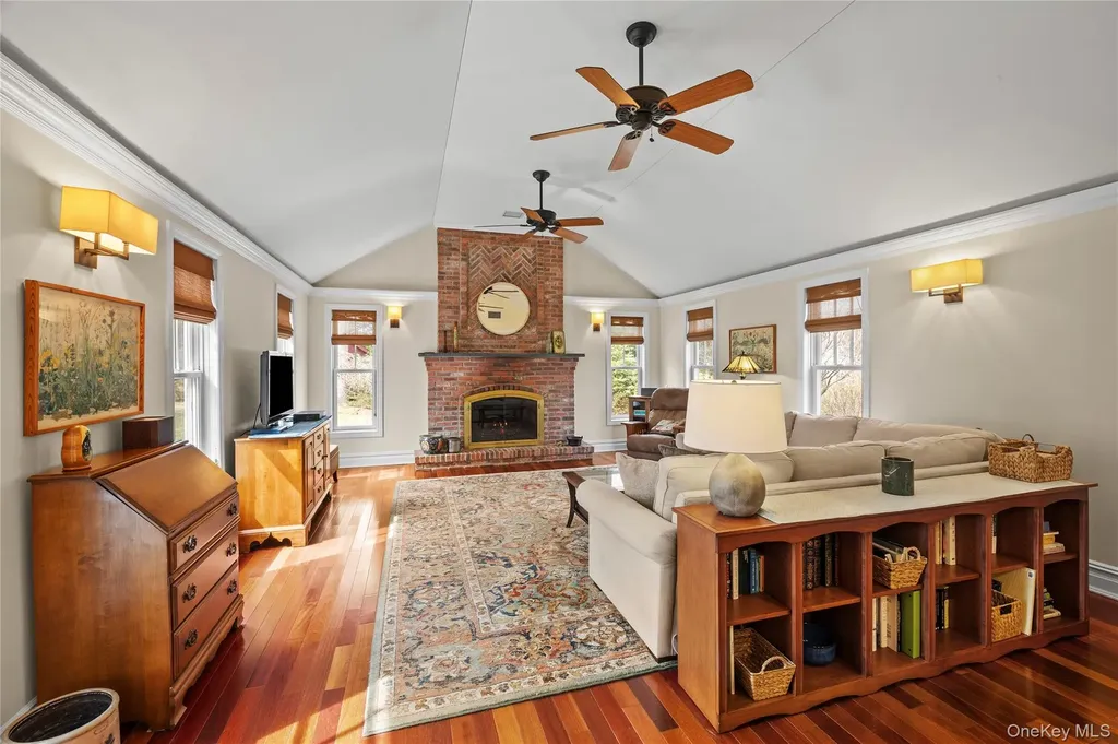 150 Quaker Path Setauket NY 11733