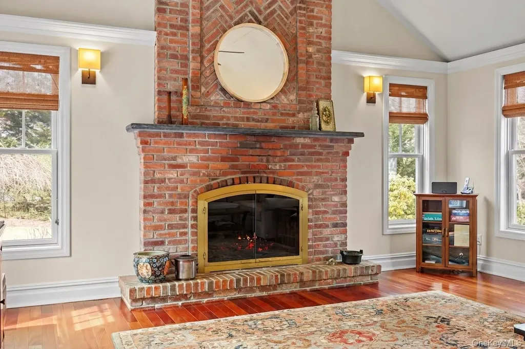 150 Quaker Path Setauket NY 11733