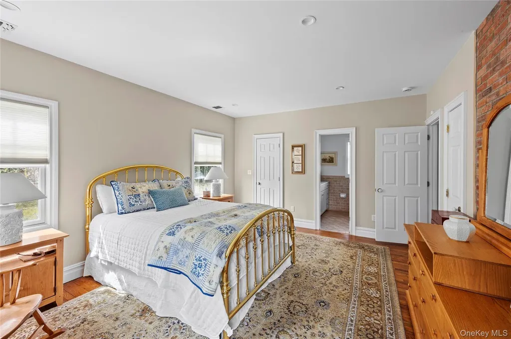 150 Quaker Path Setauket NY 11733