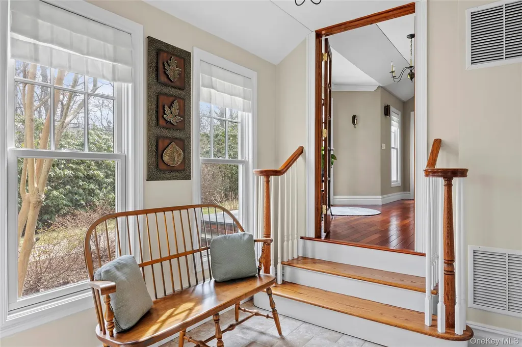 150 Quaker Path Setauket NY 11733