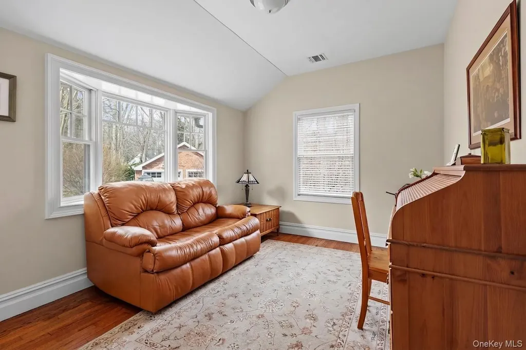 150 Quaker Path Setauket NY 11733