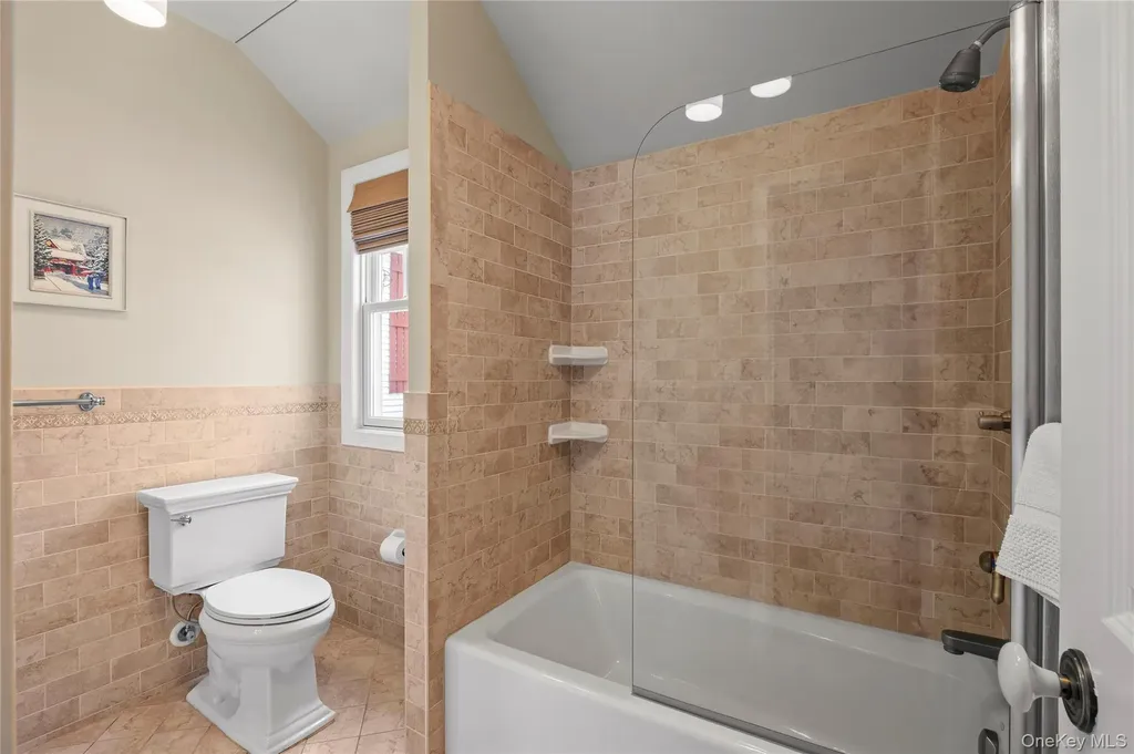 150 Quaker Path Setauket NY 11733