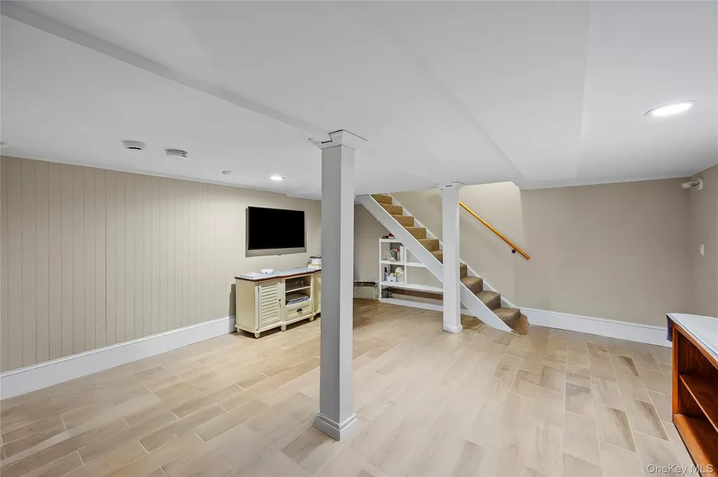 150 Quaker Path Setauket NY 11733