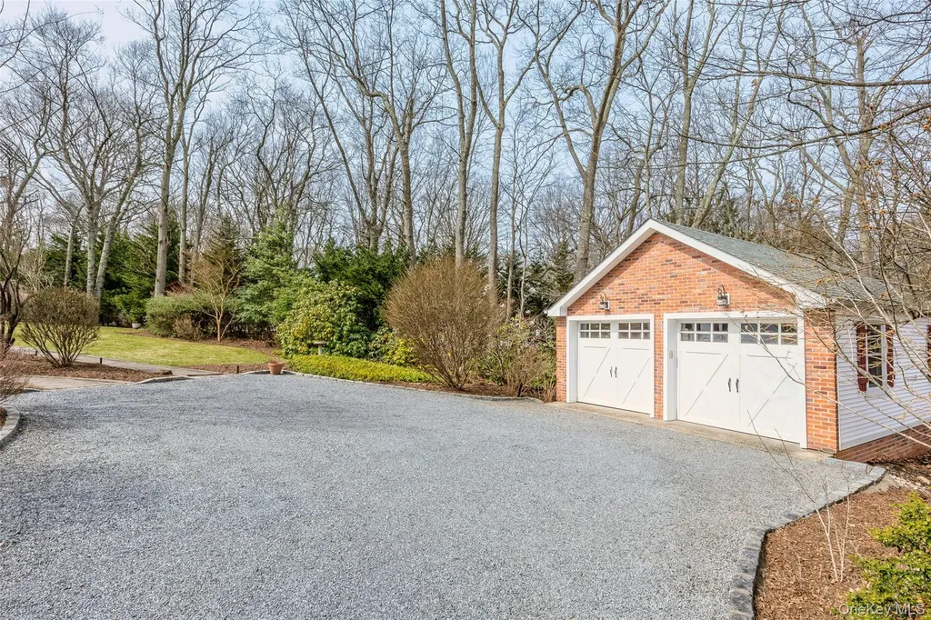 150 Quaker Path Setauket NY 11733