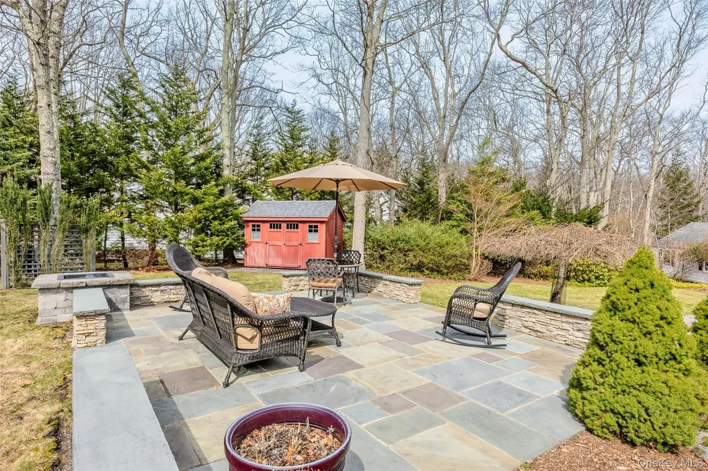 150 Quaker Path Setauket NY 11733
