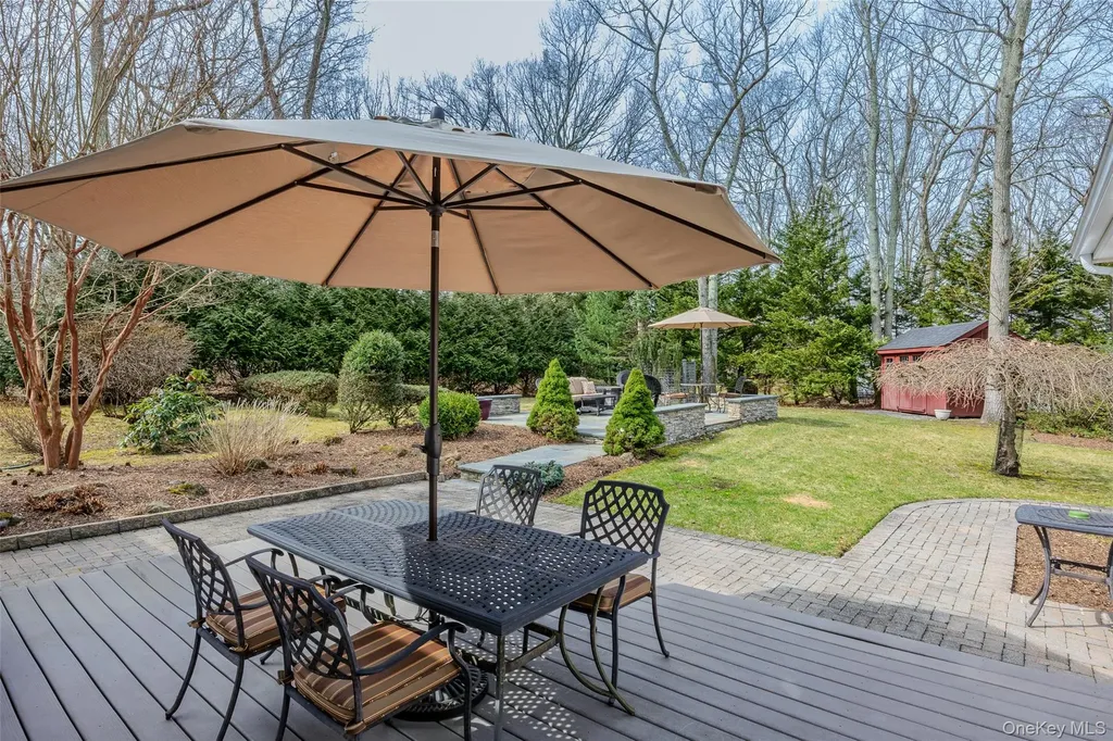 150 Quaker Path Setauket NY 11733