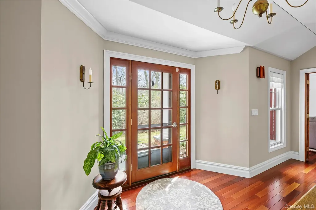 150 Quaker Path Setauket NY 11733