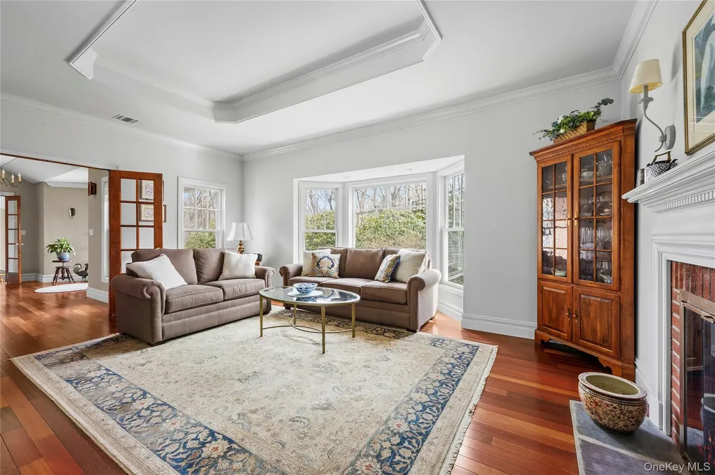 150 Quaker Path Setauket NY 11733