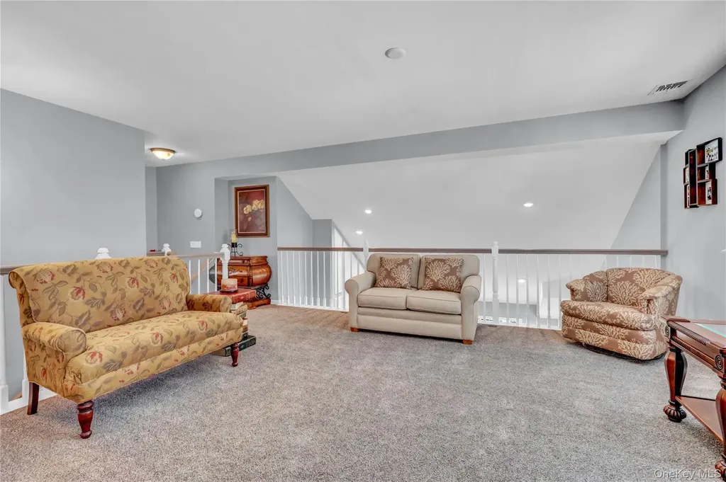 46 Louden Loop Mount Sinai NY 11766