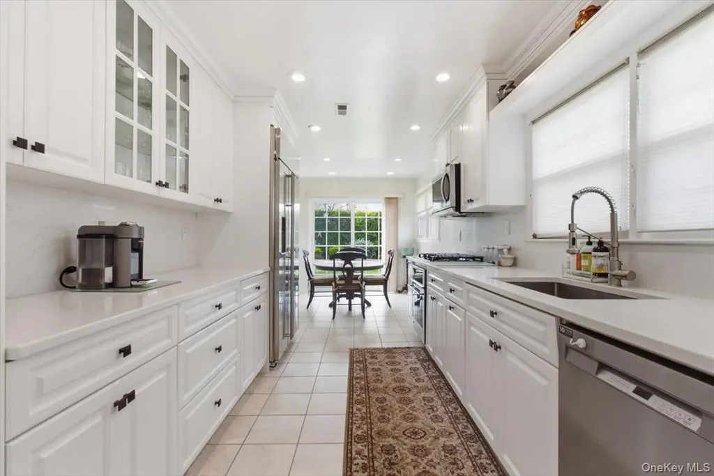 5 Avis Drive New Rochelle NY 10804