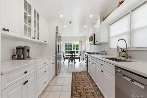 5 Avis Drive New Rochelle NY 10804