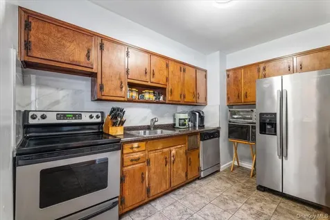 16 Meadow Road Cortlandt Manor NY 10548